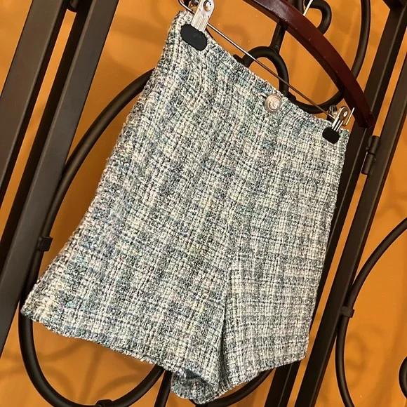 ZARA Tweed High Waist Shorts - Picture 4 of 9